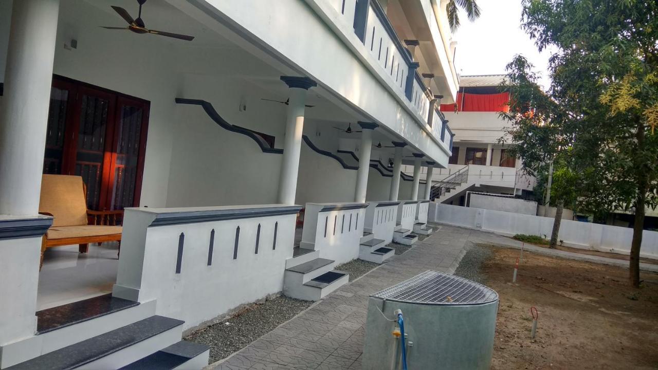 טריואנדרום Hotel Neptune Kovalam מראה חיצוני תמונה